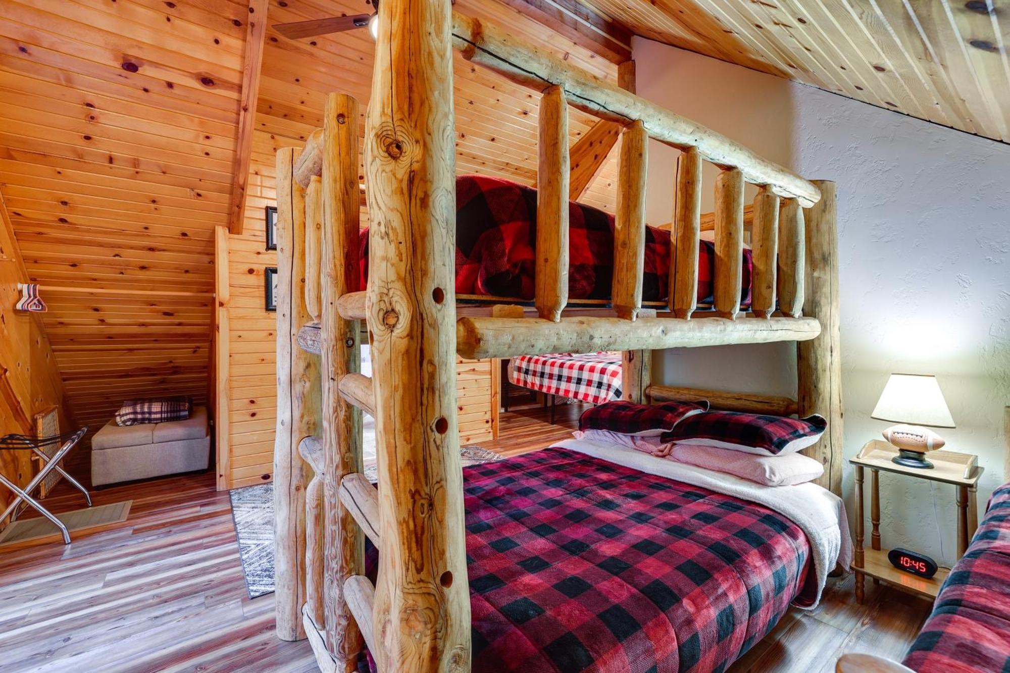 Peaceful Garden Valley Cabin With Private Deck! Crouch エクステリア 写真